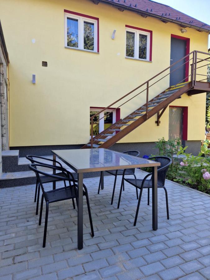 Restaurace U Mateje B&B Nove Mesto pod Smrkem Exterior foto